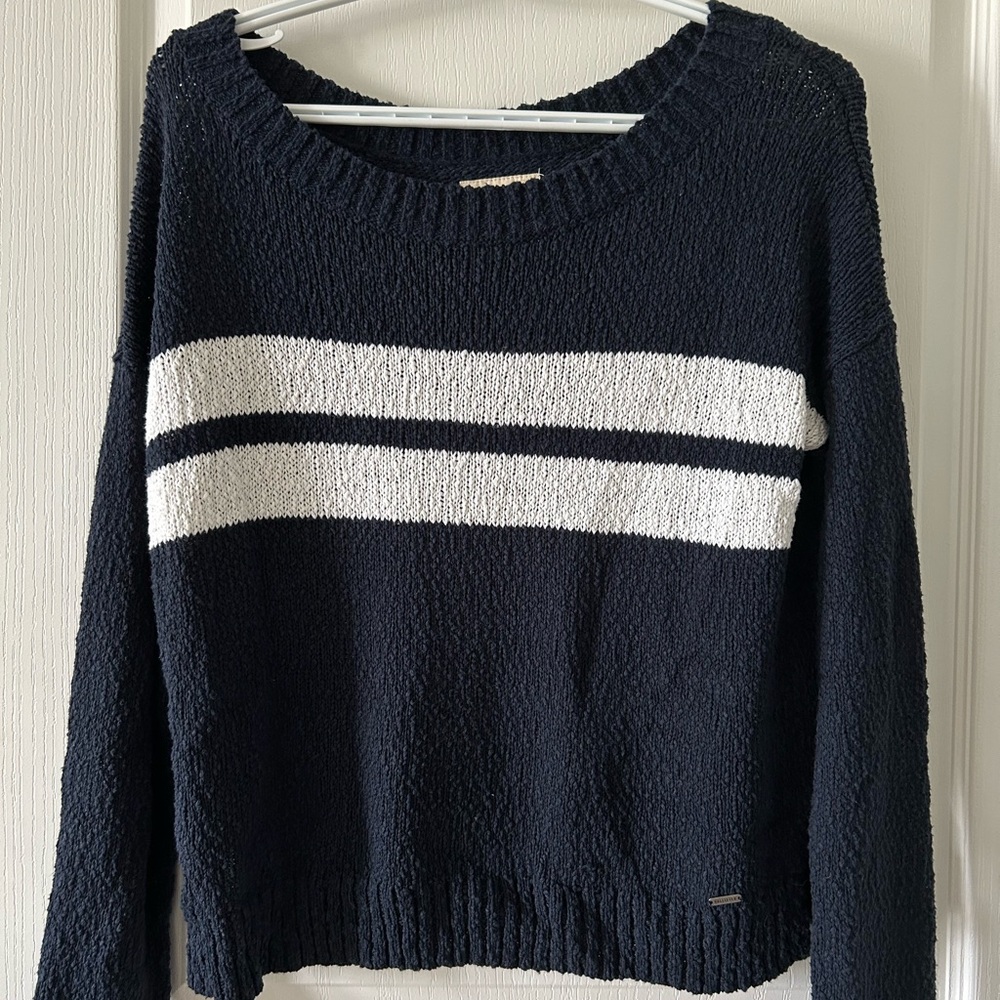 Hollister long sleeve knit sweater